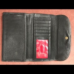 Dooney & Bourke Bags - Dooney & Bourke Black Leather Wallet Dooney & Bourke Bags - Dooney & Bourke Black Leather Wallet
